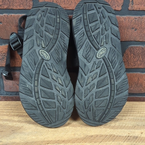 Chaco Men\'s Z/2 Classic Black Strappy Sandals Sz 8